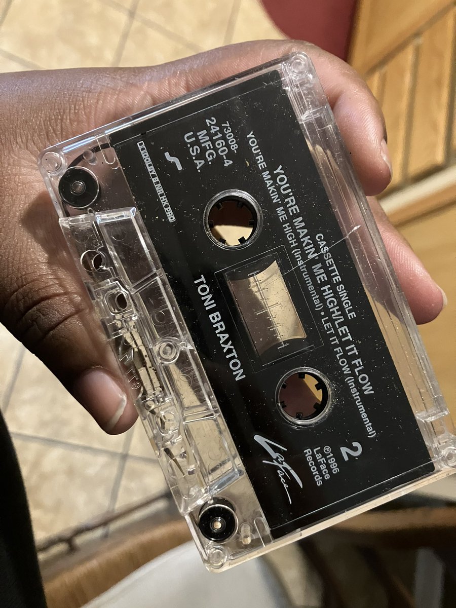 SoCorageous's tweet photo. Where are the cassette-tape era @tonibraxton fans at? https://t.co/gQTEZwTQXJ