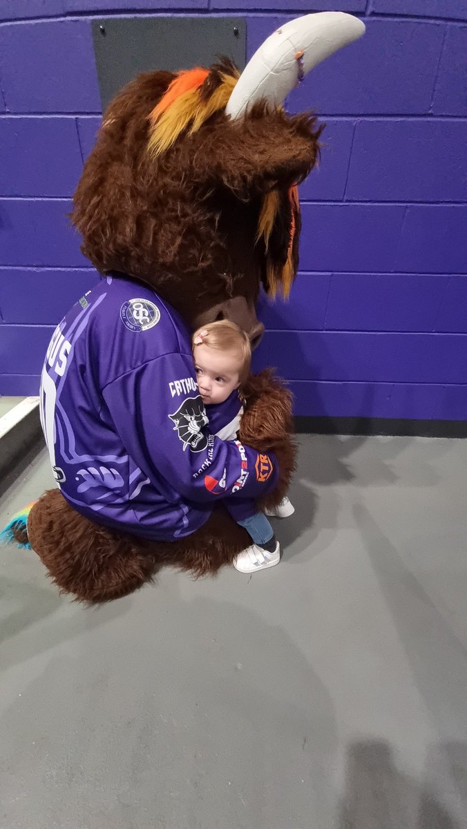Sam_Currie's tweet image. My favourite moment this season 💜🏒🐮 Just a girl and her Coo 💜

Thank you @Clangus00 

@GCHaggis @ClanIHC