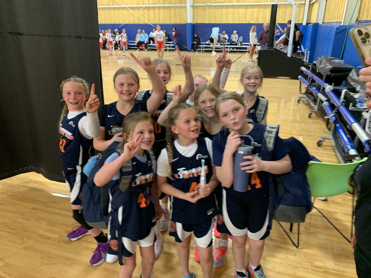 MainsTravis's tweet photo. Winning is FUN!!  Proud of these girls.  #getthatball https://t.co/0DZlD17gdR