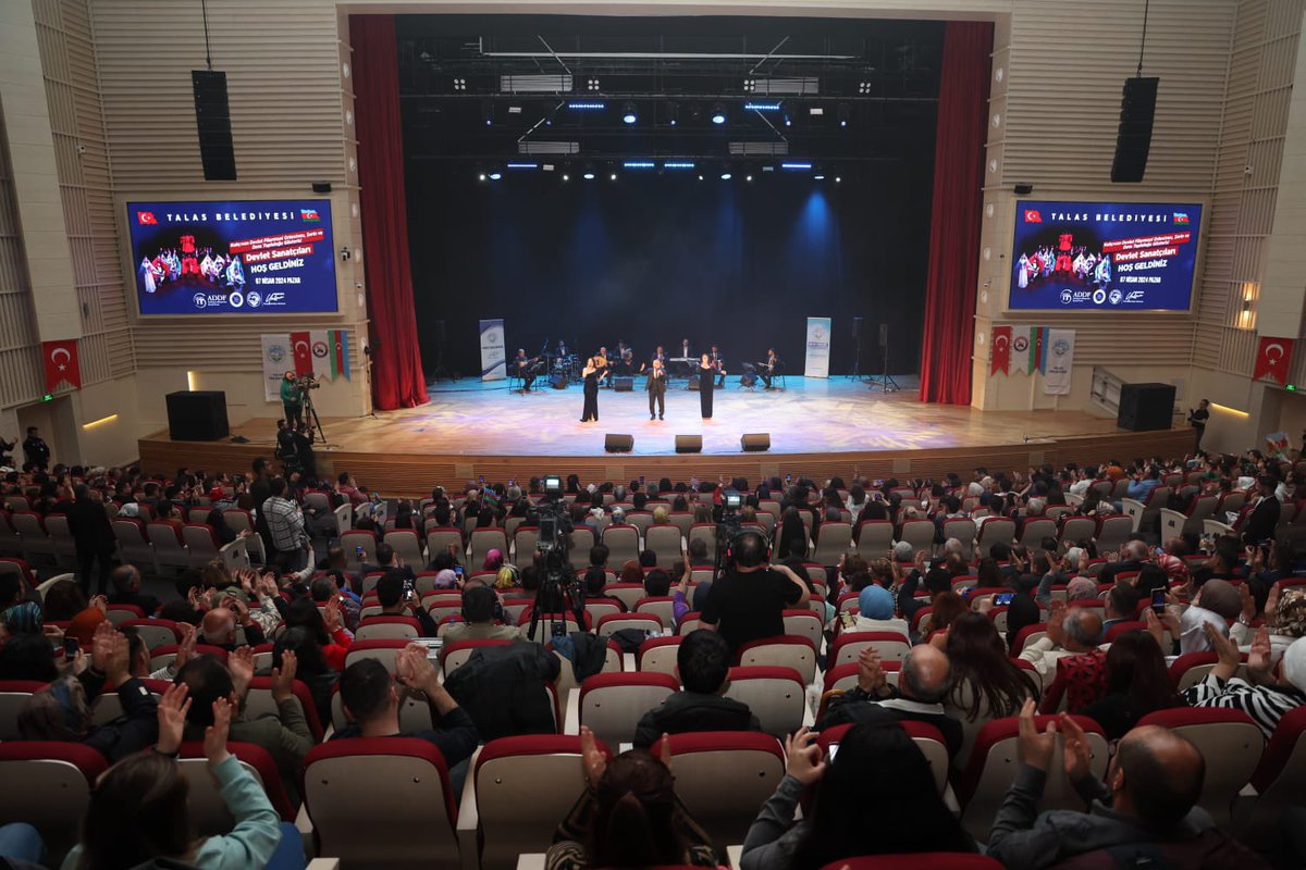 📍Erciyes Kültür Merkezi Şuşa Azerbaycan Evi açılışı sonrası Nahçıvan Devlet Flarmoni Orkestrası Şarkı ve Dans Topluluğu’na Talas Belediye Başkanımız Sn. Mustafa Yalçın, İlçe Başkanımız Sn. Osman Kutay Altuntaş ve teşkilat mensuplarımız ile katılım sağladık.