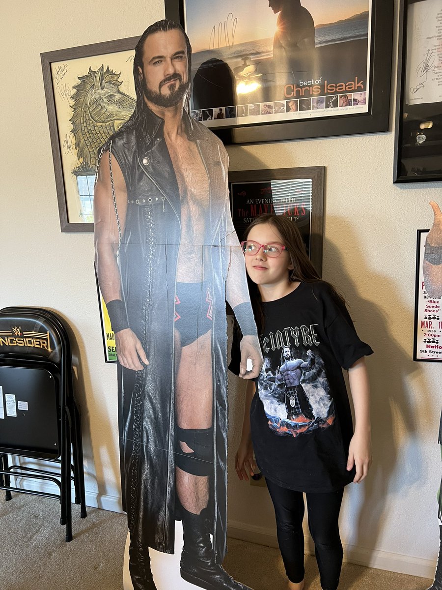 JustTtlyCherry's tweet image. Did you even have to ask who Josie is cheering for tonight?!? Her hero &amp;amp; bestie @DMcIntyreWWE She is always #TeamDrew #DrewMcIntyre #WrestleMania