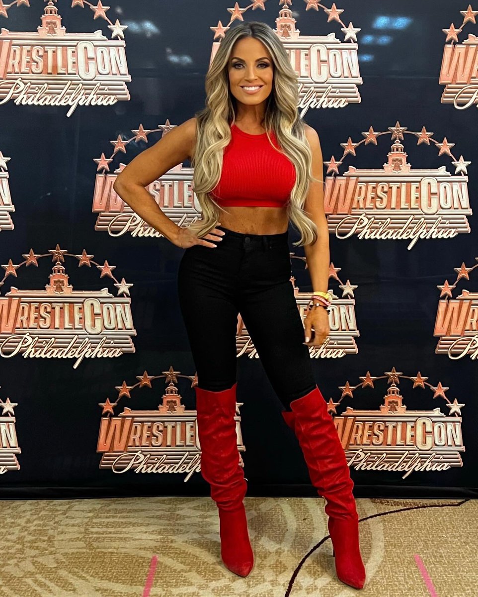 trishstratuscom tweet picture