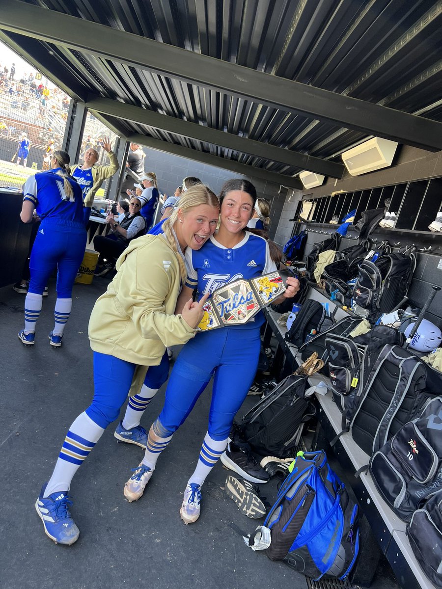 Broke out the bats AND the belt today! 💪💣

#ReignCane 🌀🥎