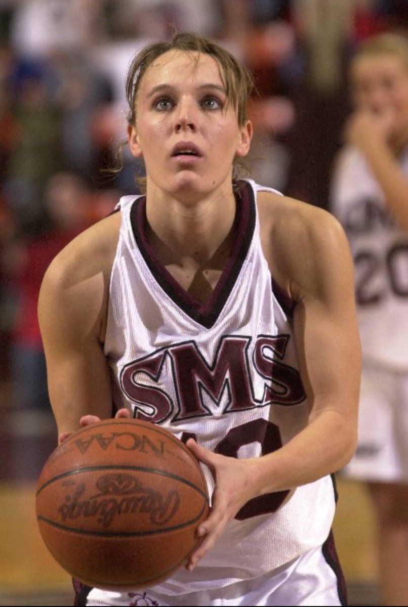 Not many people in this “social media era” of basketball even know who this is!! That’s why it’s hard for me to acknowledge so many OPINIONS of the women’s basketball experts! 🏀❤️💯🙏🏾