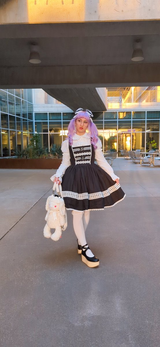 suchafairytale's tweet image. you show up to the wire head owning contest and your competition is ✨ ME✨