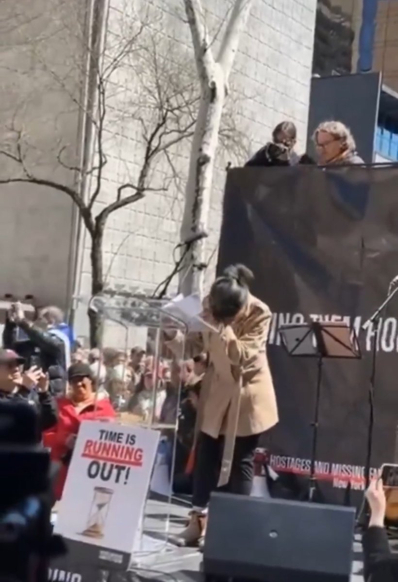 “Today I am just too broken.” ~Before addressing the crowd about her son Hersh, Rachel Goldberg laid her head on the podium in tears. It’s just been too long. 💔