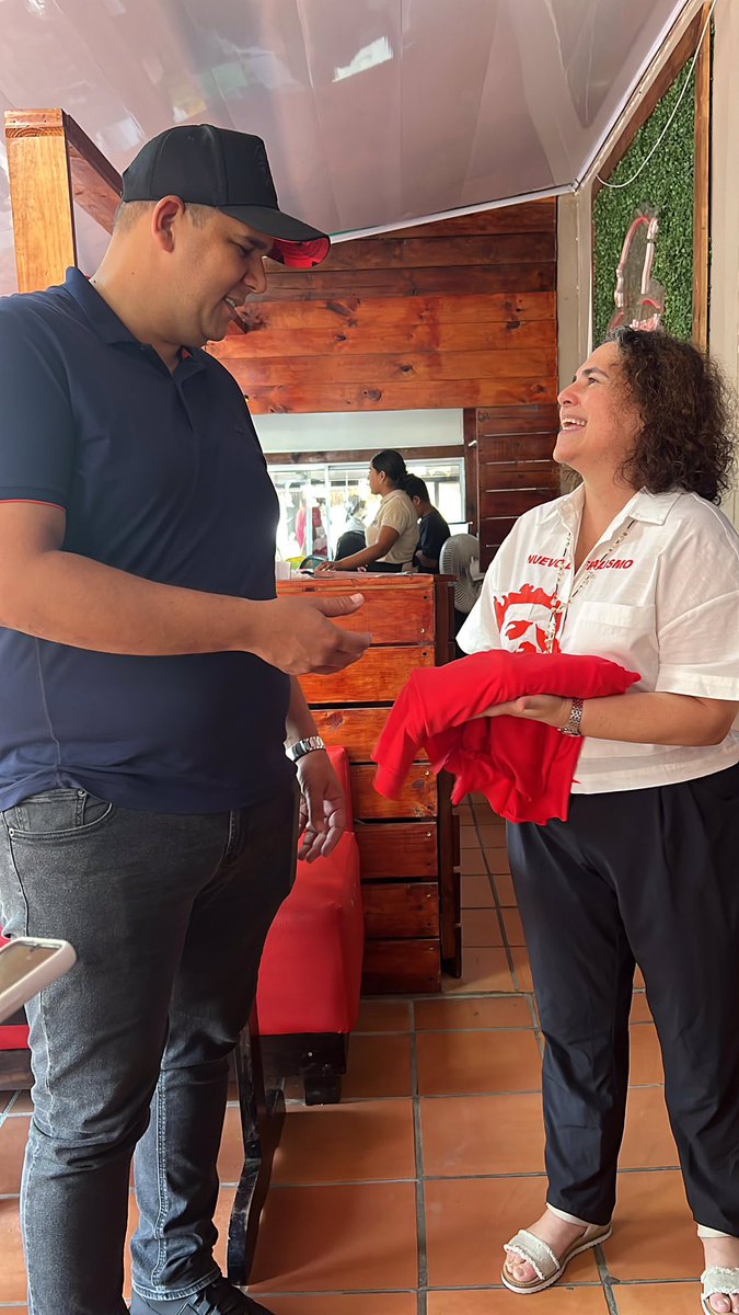 Federmanvizcai's tweet photo. Estamos muy contentos de poder continuar ese trabajo maravilloso de @sandraleventhal cómo coordinadora del Departamento del Atlántico del partido nuevo liberalismo asumimos este nuevo reto de construir sobre lo construido con mucho compromiso y responsabilidad.
#NuevoLiberalismo https://t.co/EKo8IoUlgC