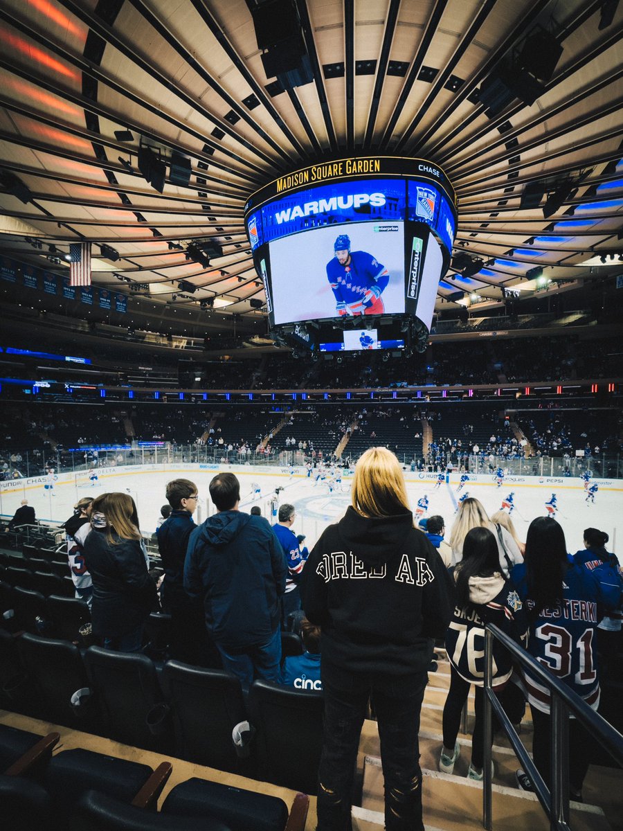 Tonight: Hockey Time 🔥