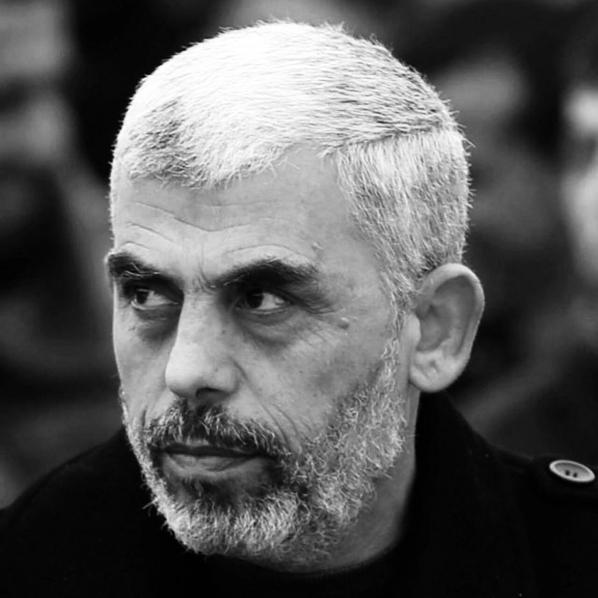 مع الوقت القريب بأوامر الصهاينة، سيتحول دور الحكام العرب من الصمت إلى الإشتراك الفعلى في القضاء على المقاومة بغزة.
فاللهم رد كيدهم في نحورهم
وانصر المقاومة عليهم
وعز الإسلام وأهله
#ابو_عبيدة
#كمين_الزنة
#كمين_الزنة_القسامي
#العتاولة