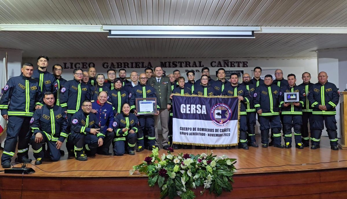 𝗔𝗖𝗥𝗘𝗗𝗜𝗧𝗔𝗖𝗜𝗢𝗡 𝗦𝗡𝗢 | Esta tarde se realizó la ceremonia de acreditación del equipo GERSA de <a href="/BomberosCanete/">Cuerpo de Bomberos Cañete</a> encabezada por el Superintendente, Walter Bocaz, el Presidente Regional de Bomberos del Biobío, Braulio Castro, y el PFON del <a href="/SNOBomberos/">Sistema Nacional de Operaciones</a>, Diego Caruezo.