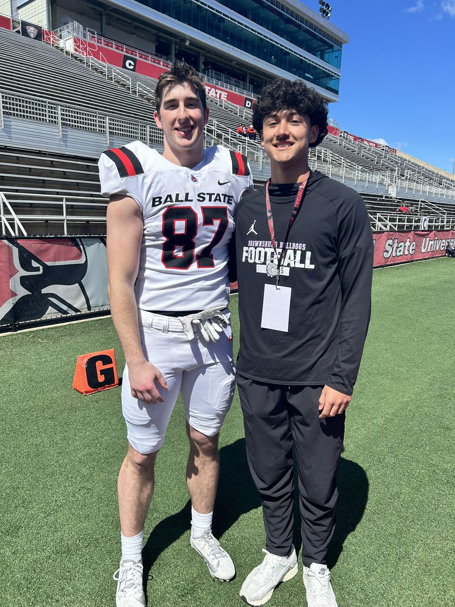 Enjoyed visiting Ball State yesterday! Thanks @coachklynch for taking time to speak with me. Nice seeing a familiar face @abney_christian. @BHSdogsfootball @xfactorQB