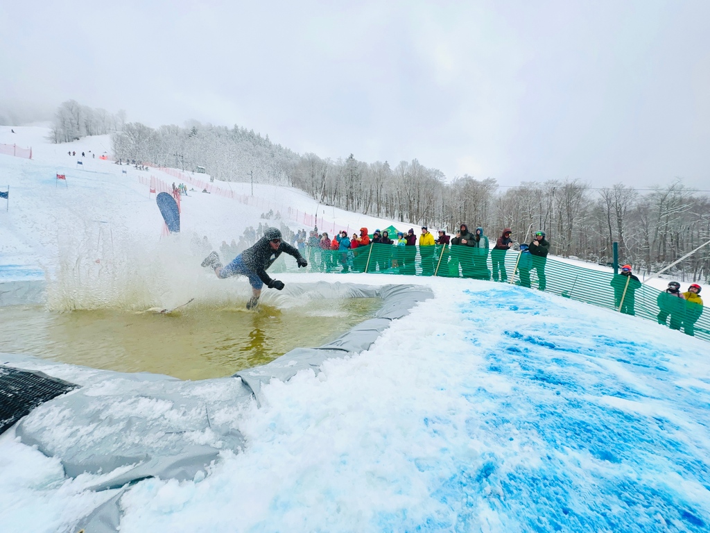 Smugglers_Notch tweet picture