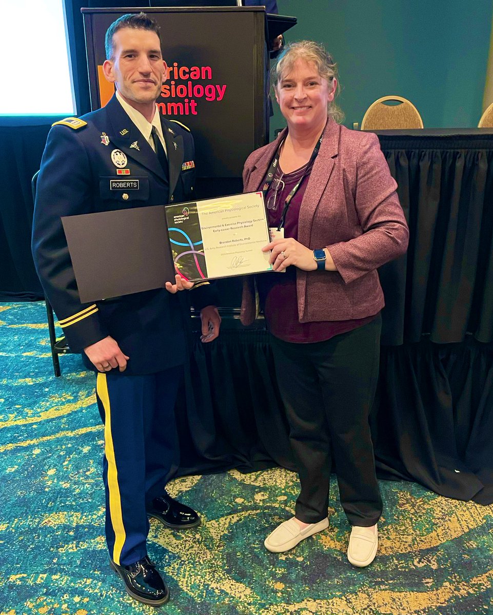 BM_Roberts_SkM's tweet photo. Honored to win the @APSEEPSection Early Career Research Award @APSPhysiology. This year’s conference was a blast. Special shoutout to @ncharkoudian for supporting me and for introducing @LisaMRoberts5 , @JDM_Physiology and I to a some new people! https://t.co/1nmr7MO13t