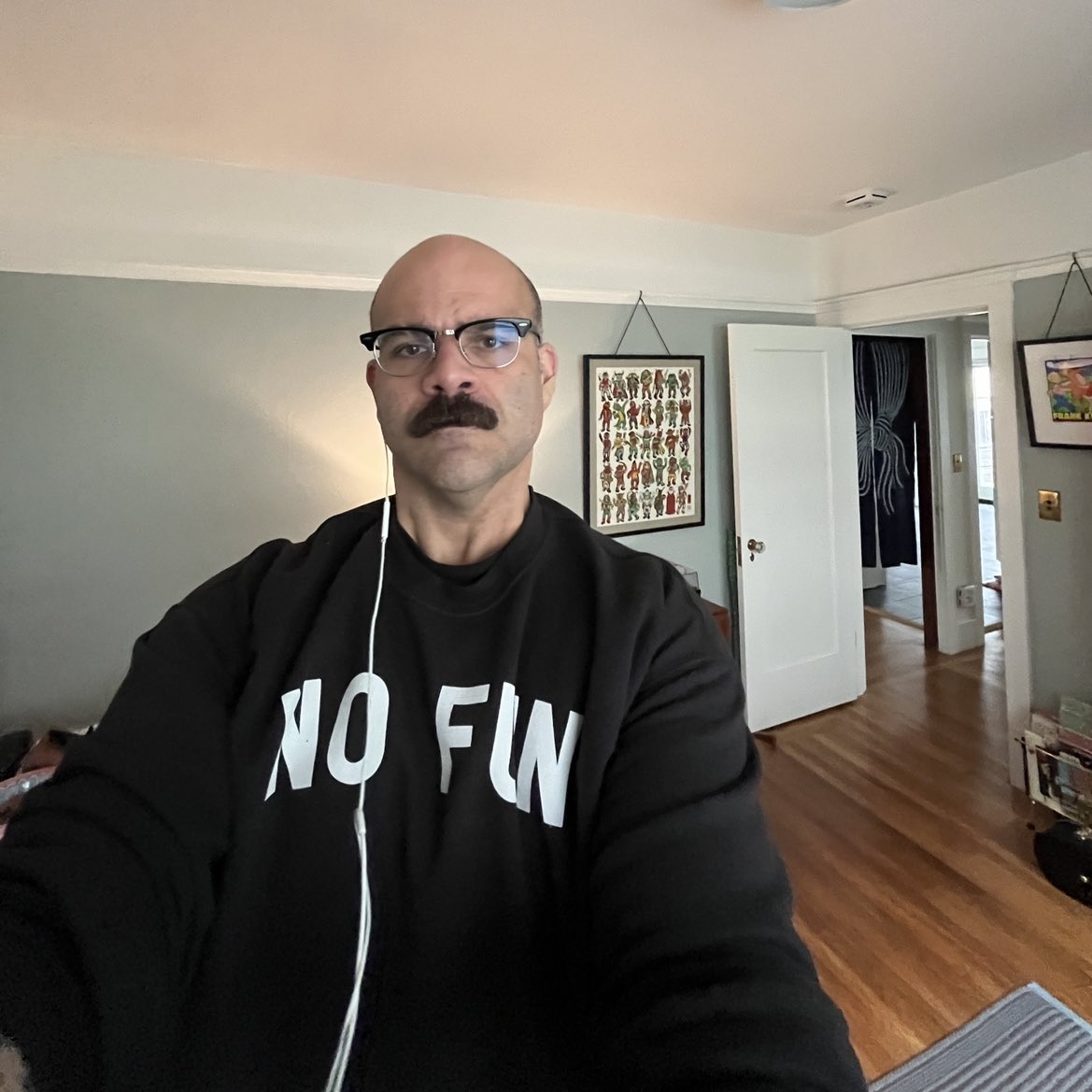 MikeIsaac's tweet photo. getting in on the meta https://t.co/59ynMyY9uU