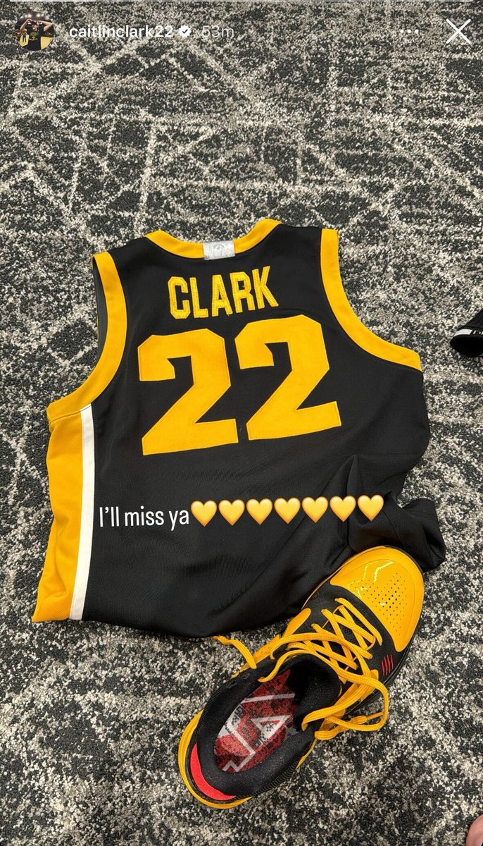 Caitlin Clark with one final goodbye for Iowa 💛 🖤 (📸 @CaitlinClark22/IG)