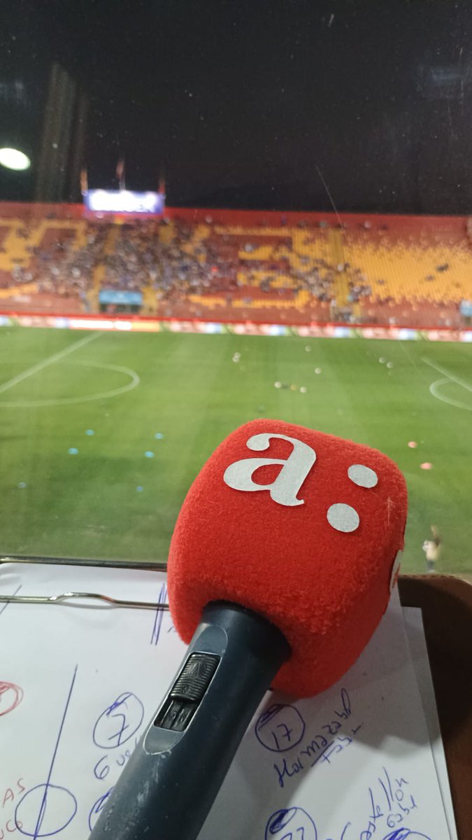 pepeormazabal's tweet photo. Estamos en vivo desde la cabina 14 para el duelo entre Unión Española y la U https://t.co/gYPsI5EcZO