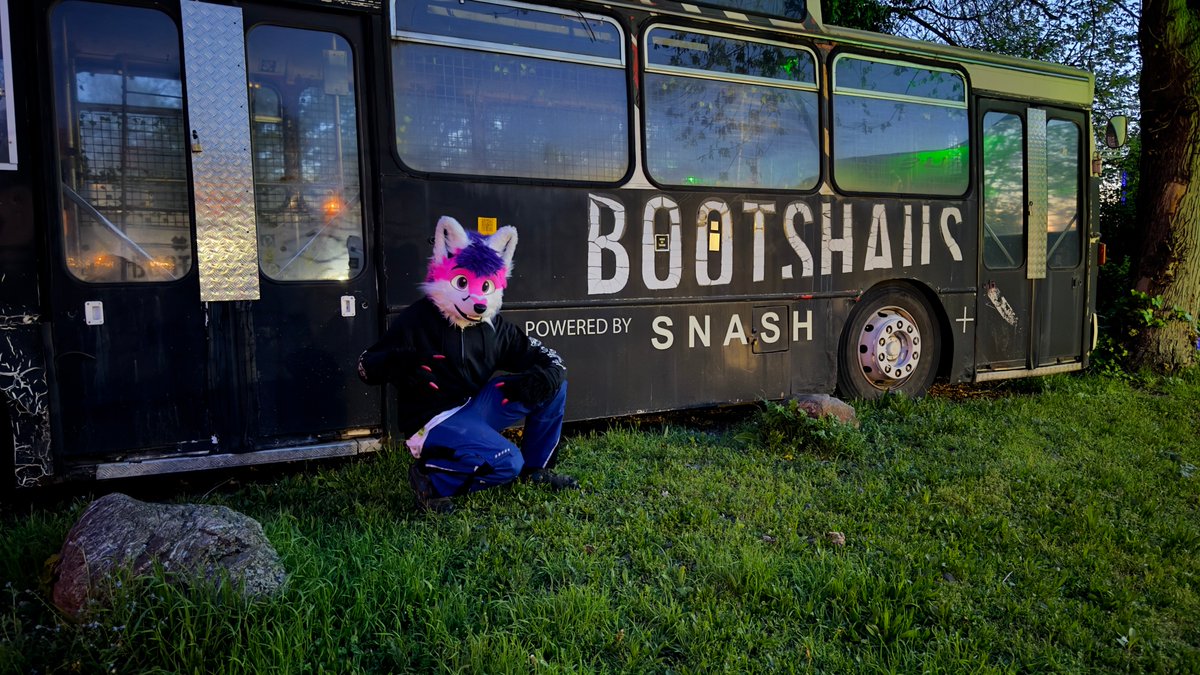 Bit of a Late #Fursuitfriday but i spent my Friday at the <a href="/bootshaus_club/">BOOTSHAUS</a> for INURFASE

Amazing People, Incredible Soundsystem and Lighting and i would absolutley do it again :3