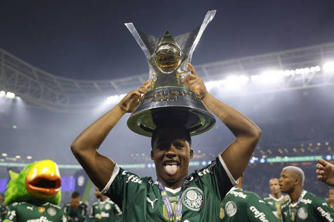 HTE__Sports's tweet photo. Endrick, 17 anos

🏆🏆 Brasileirão 
🏆🏆 Paulistão 
🏆 Supercopa do Brasil https://t.co/WKhbpwPDNt