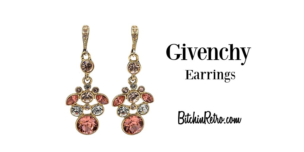 Is it just us, or do you see an #angel?

Ah-mazing #sparkle and shine emanate from #Givenchy drop #earrings . Shades of #blushpink pull together a flower garden fresh #Spring and Summer look.

#mothersdaygifts #mothersdaygift #bitchinretro #springfashion

bitchinretro.com/products/given…