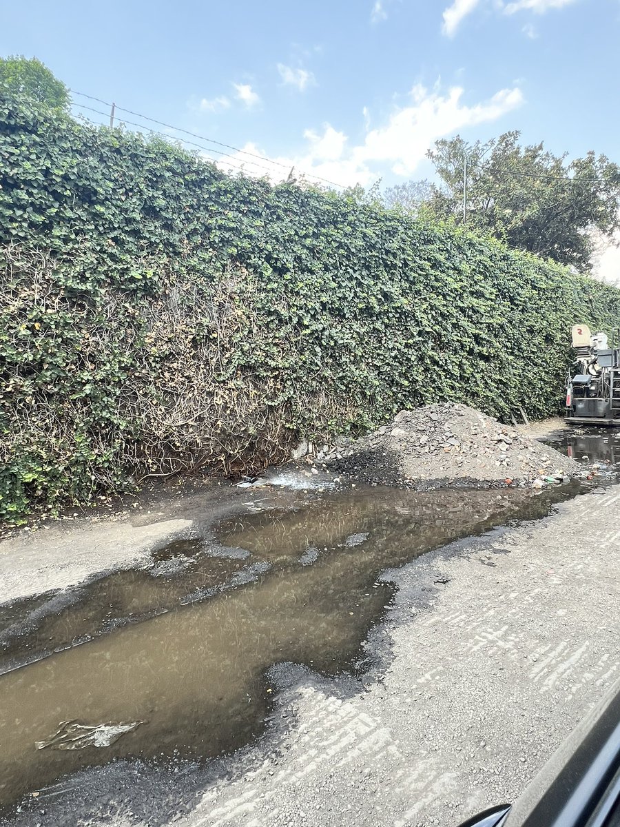diosaham's tweet photo. Fuga de agua sobre picacho casi esquina con meseta @SacmexCDMX @lialimon
@AlcaldiaAO 
@FuerzaPedregal https://t.co/Q44KpapGlC