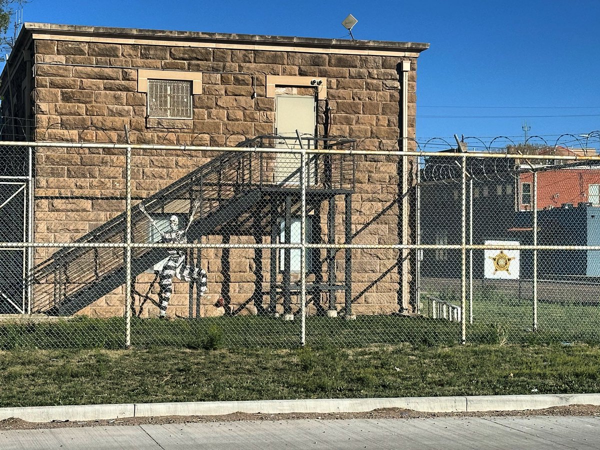 p2_concepts's tweet photo. The things we see when headin’ to our training locations …. 😜 #p2ctravels https://t.co/ry0Jgi5eRo
