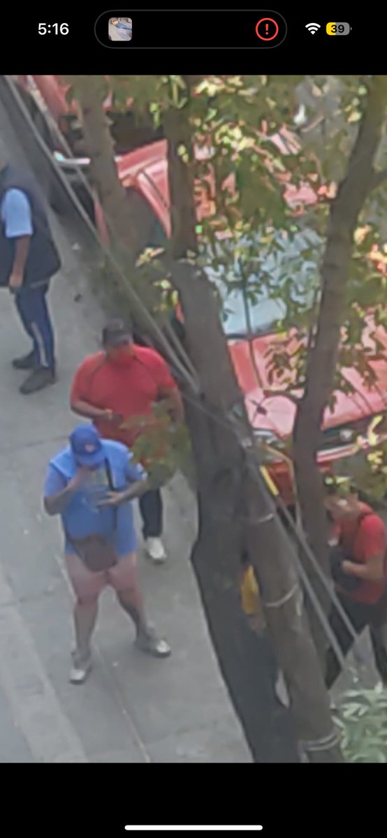 medicengis's tweet photo. @SSC_CDMX @FiscaliaCDMX @TuAlcaldiaGAM  pedimos su ayuda urgente.  Desde medio día estamos pidiendo apoyo, ya que desde esa hora hay gente amenazando con entrar al condominio Centenario grand por la fuerza, amedrentando con armas y sobornando policías para que se vayan. https://t.co/cMPX8AnBXc