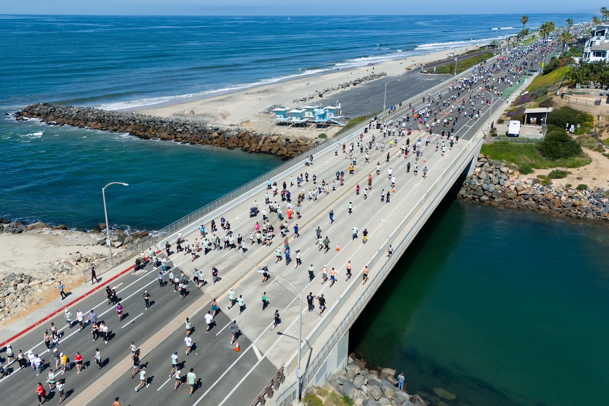 Here is what the #Carlsbad5000 looked like today 😯#BucketList race.