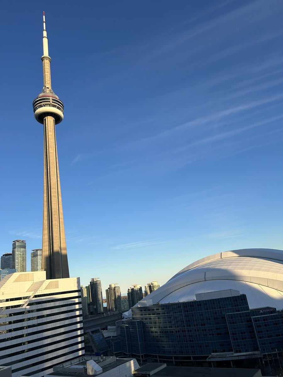 a beautiful blue sky after a rough 10 gm road trip to start the season 🤯…see you tomorrow for the home opener…always a fun day…we’ll have it at 6pm et/3pm pt on @Sportsnet 📺 #mariners #bluejays #TOTHECORE