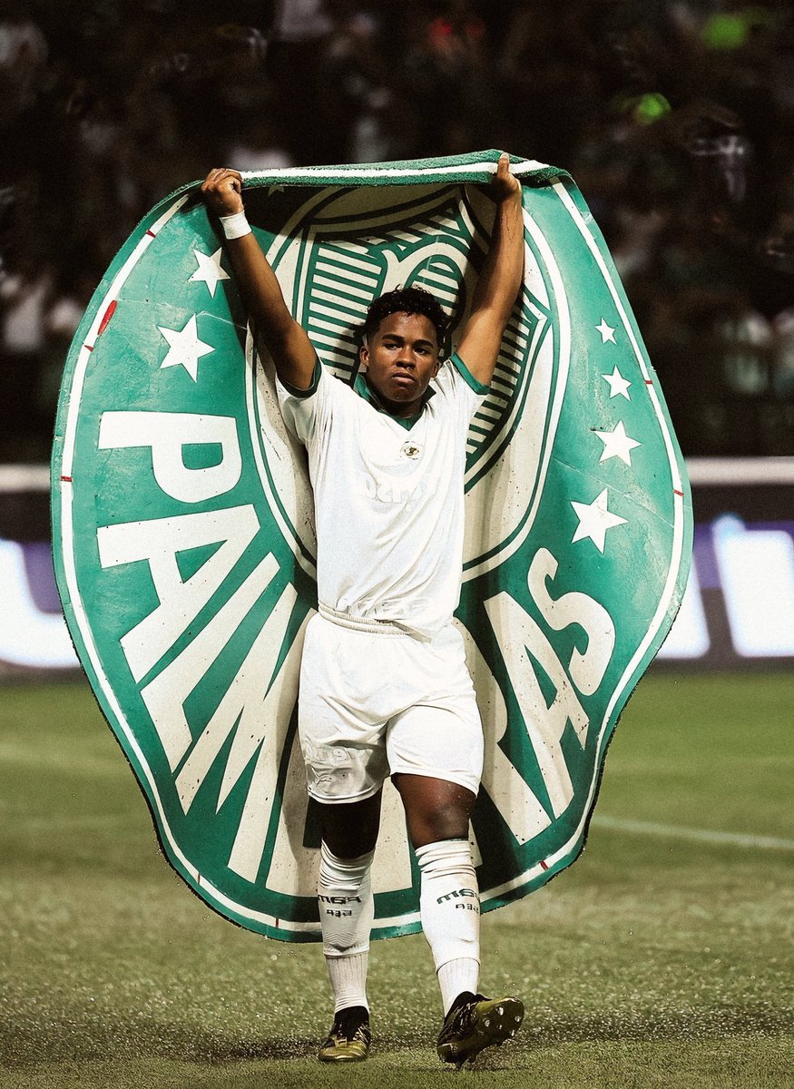 RMadrid_actu's tweet photo. 🚨| 𝐎𝐅𝐅𝐈𝐂𝐈𝐄𝐋: Endrick 🇧🇷 a GAGNÉ le Campeonato Paulista 2024. ✅🏆

✅ Il a été élu HOMME DU MATCH pendant la Finale. ⭐️

✅ C’est son 5ème titre à seulement 17 ans. 🤯

Bravo @Endrick 🤍 https://t.co/gJ1jPRL4cL