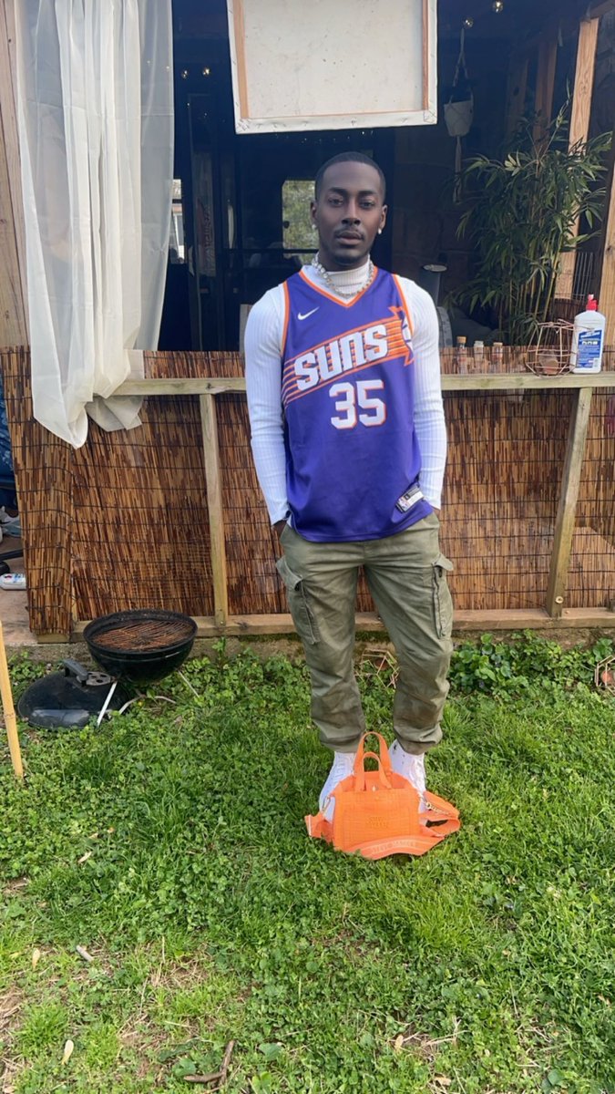 10 different looks🧡💜 and my looks all kill🔫
#GVO #FamilyCookout #Outside #Junior #OrangeBag #1992Edition #Love #Suns #3BigDeal #X #Skin #CountryBoy #TennesseeWhiskey #Groovy #X