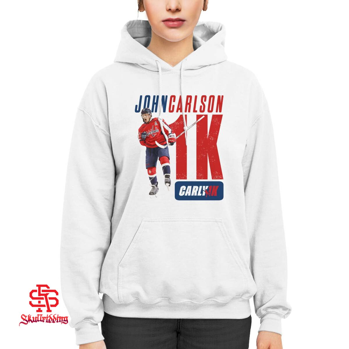 This special edition Washington Capitals T-shirt honors defenseman John Carlson's monumental achievement of playing in 1,000 NHL games!
'Buy John Carlson Celebrate 1,000-game Carly1K T-Shirt White'. Link product here: skullridding.com/products/carls…
#skullridding #carly1k #capitals
