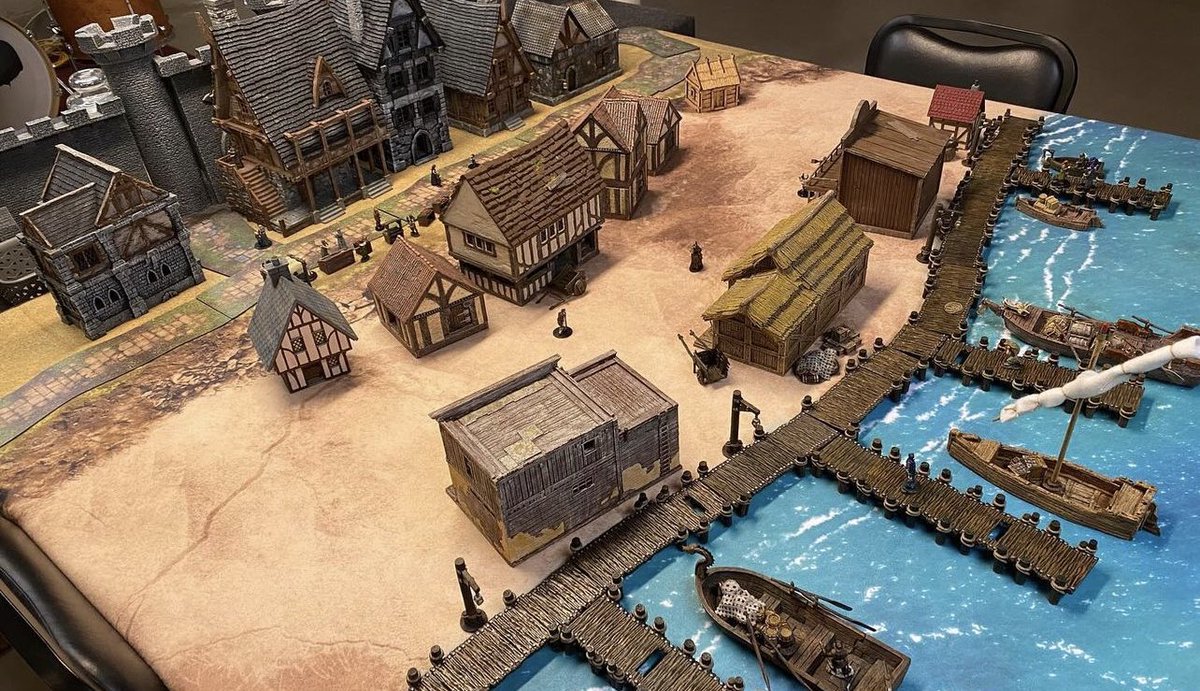 CigarBoxBattle's tweet photo. The Inkedmage’s great looking port! #dnd #dnd5e #dungeonsanddragons #dndart #cigarboxbattlemats #battlemat #rpg https://t.co/5Z9lu73T4Z