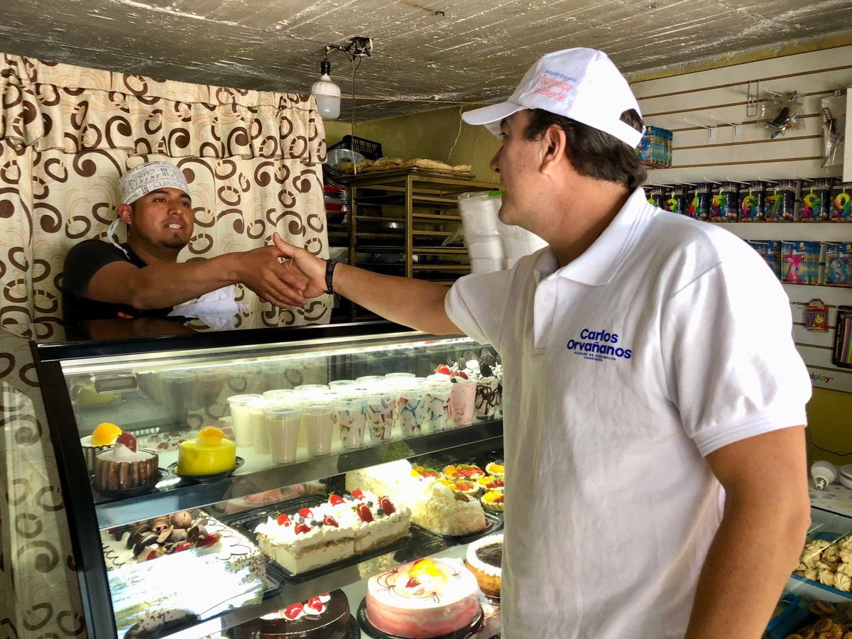 El día de ayer recorrimos las calles de Loma del Padre. Siempre es un gusto platicar con los vecinos, escuchar sus propuestas y reafirmar nuestro compromiso. 💙❤️💛 #CarlosOrvañanos #CuajimalpaSeDefiende