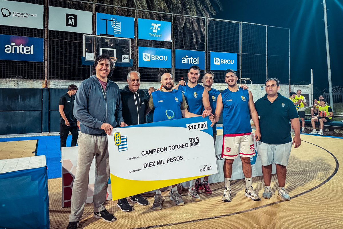 FUBB - Selección Uruguaya (@fubbuy) on Twitter photo 🏆 C A M P E O N E S
Monkey Line se quedó con la Copa 3x3 - <a href="/UyDeporte/">Secretaría Nacional del Deporte</a>. ¡Felicitaciones! 🏆 C A M P E O N E S
Monkey Line se quedó con la Copa 3x3 - <a href="/UyDeporte/">Secretaría Nacional del Deporte</a>. ¡Felicitaciones!