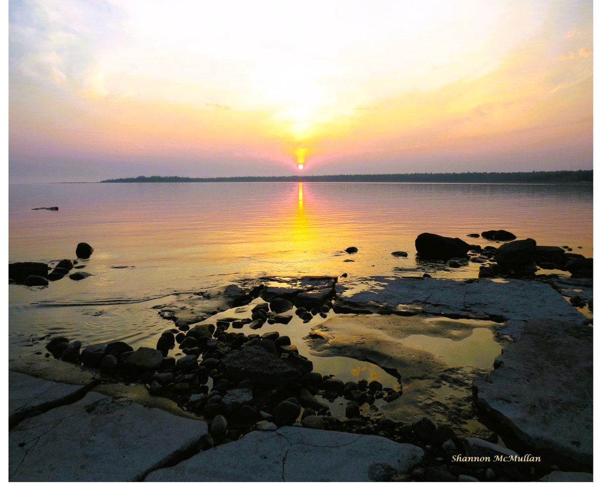 #SundaySunsets The beauty of an Manitoulin Island sunset on the world's largest freshwater island. #travel #manitoulinmagic