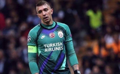 Türkiye’ye gelmiş geçmiş en k*raktersiz , sinsi , işe yaramaz topçusu.