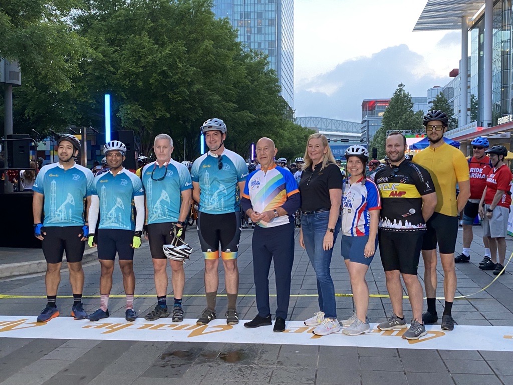 APA_Corp's tweet photo. Say trees! 📸 

Our VP of corporate communications and public affairs, Castlen Kennedy, was joined by @houmayor John Whitmire and @HoustonFirst to kick off the #TourdeHouston. We are honored to sponsor this event, which supports the reforestation of our city through @HPARD. https://t.co/MkYUMVnG3Q
