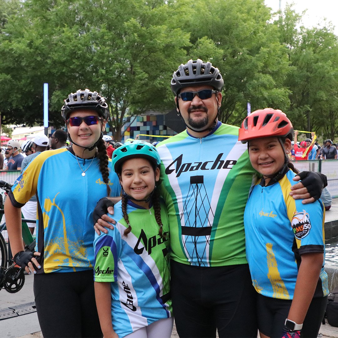 APA_Corp's tweet photo. Say trees! 📸 

Our VP of corporate communications and public affairs, Castlen Kennedy, was joined by @houmayor John Whitmire and @HoustonFirst to kick off the #TourdeHouston. We are honored to sponsor this event, which supports the reforestation of our city through @HPARD. https://t.co/MkYUMVnG3Q