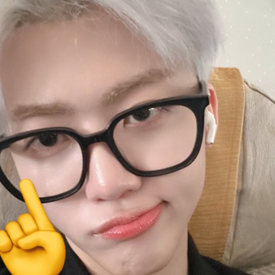 njmhae's tweet photo. ☝️🤓 https://t.co/C7iXl2yoZZ