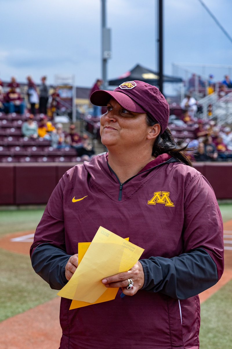 Wishing a very Happy Birthday to Head Coach Piper Ritter!🥳 #SkiUMah | #Gophers〽️
