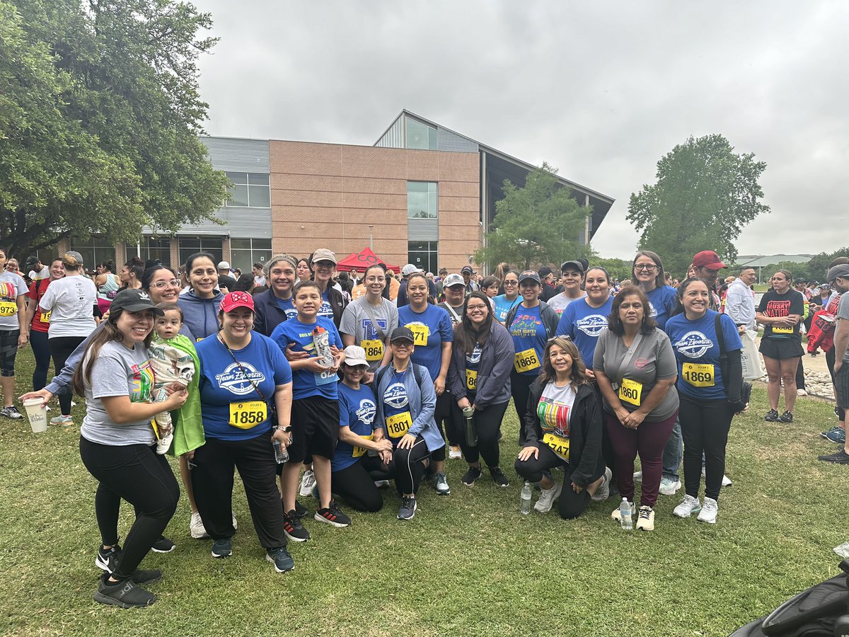 Great weekend with our students who participated in i play and staff @nisdnef Fun Run 💙 @migdaliagpowers @Ms_EPuente