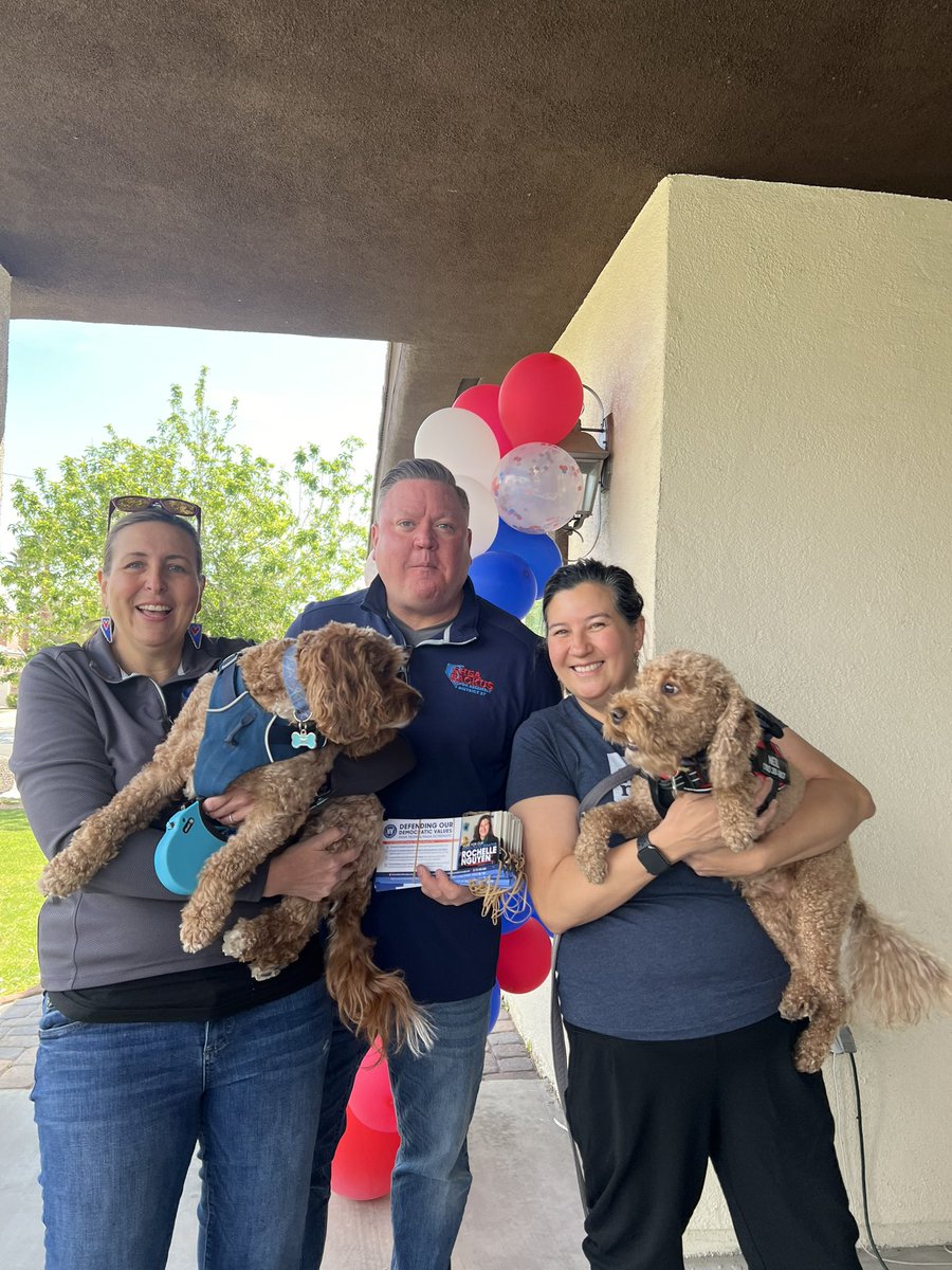 rochellenguyen's tweet photo. Anyone spot Neil or Carson at your door today?! #DemDogs #senatedistrict3 #nvleg #doodles https://t.co/OKRqGNWp4r