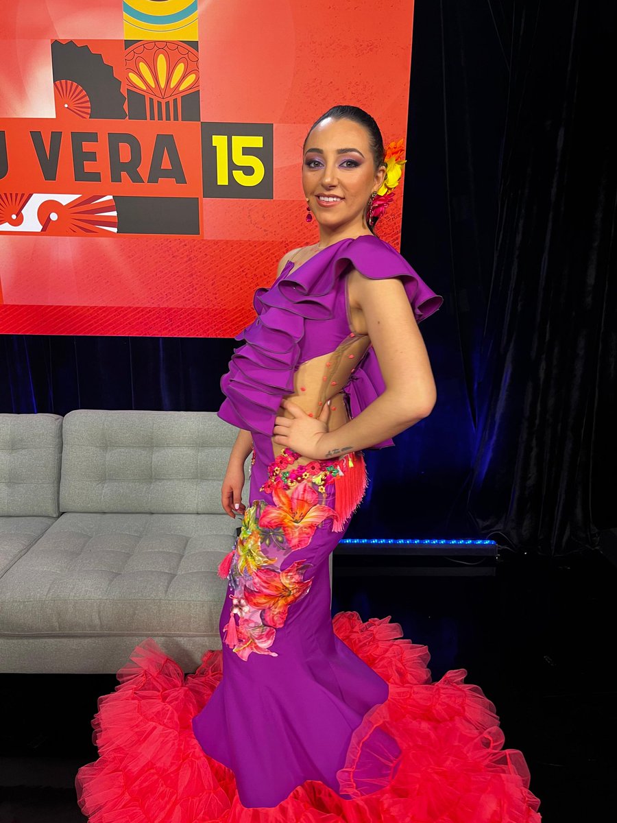 FINAL ❤️ | Ana obtiene oficialmente la tercera posición de #ATuVera15.

¡Ha sido un placer tenerte con nosotros durante tanto tiempo! Aquí tienes a tu familia atuverística para lo que quieras. 🤗