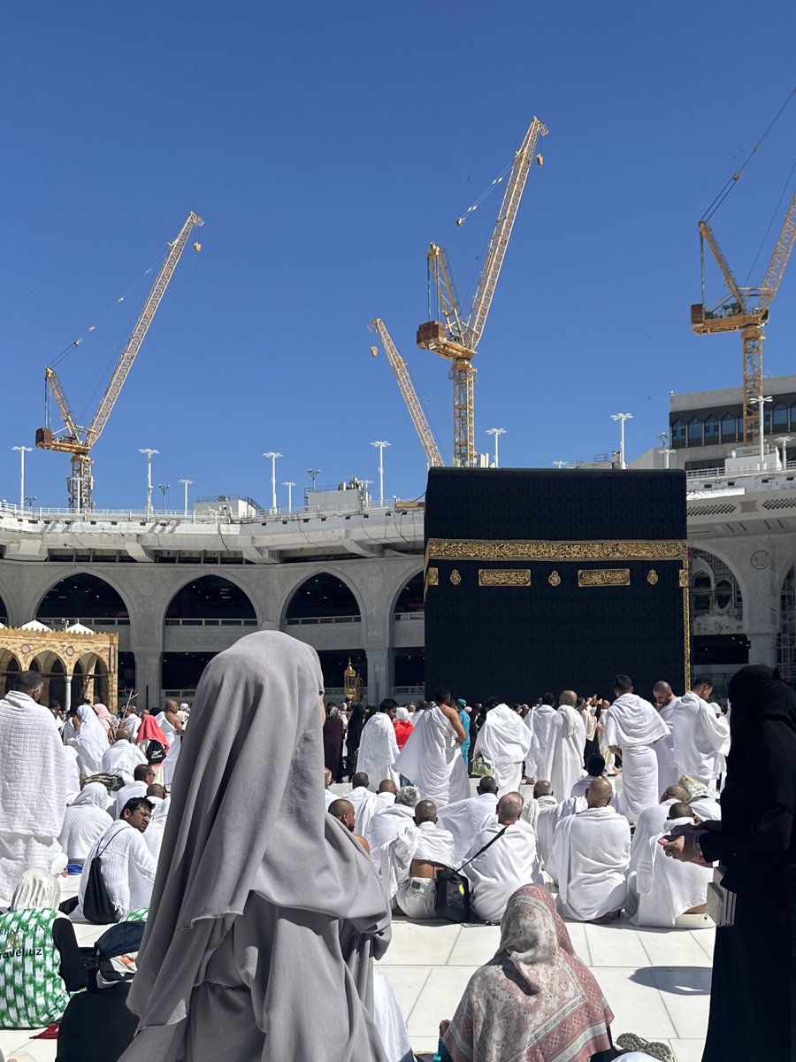 دُنيا باسم tweet media