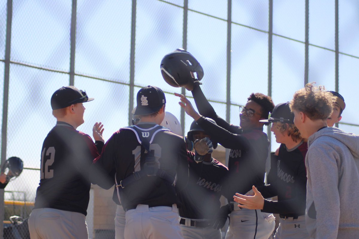 GradynP3's tweet image. Thanks for another great game for the guys Friday! 6-5 win over LSW. Let’s keep going! @BCbaseballtoday @LSNSilverBBall
