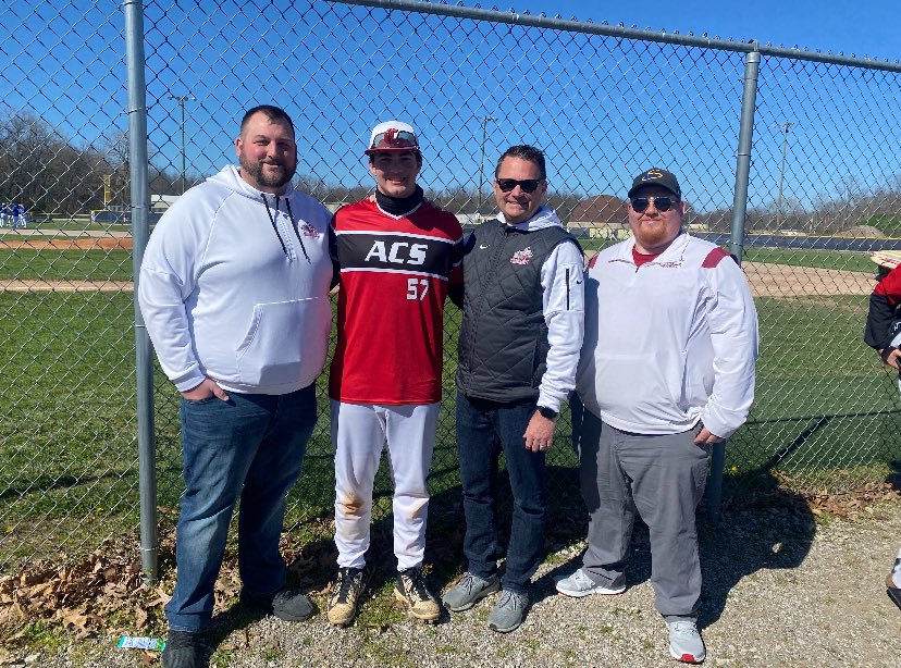 Big thank you to the <a href="/RoseHulmanFB/">Rose-Hulman Football</a> coaches for coming to my baseball game yesterday! Got the W!! 
<a href="/CoachSokolRHIT/">Jeff Sokol</a>