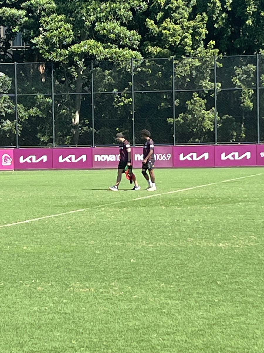 Ezra Mam hobbles from training with a knee injury ⁦<a href="/9NewsQueensland/">9News Queensland</a>⁩