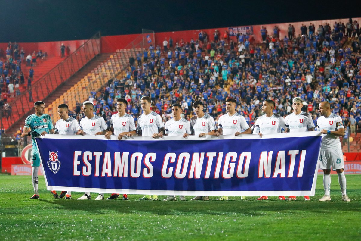 Estamos contigo, Nati 💙❤️

#UE 0-0 #UdeChile
#VamosLaU