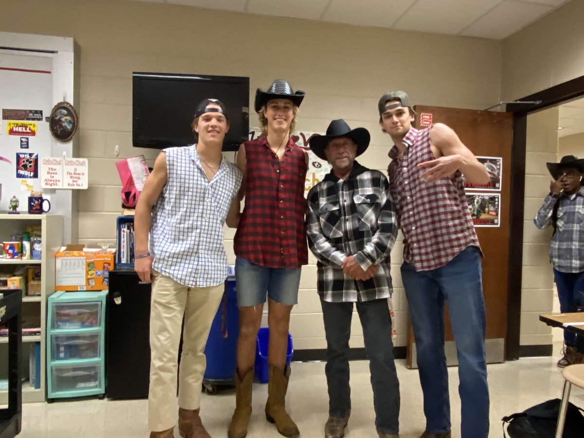 Heartbreaking news coming from my JC community recently as Coach Richau passed away. He was more than a teacher and coach to anyone who knew him. One of the toughest men I knew and wouldn’t ask for a second of the 3 years in a row I had with him back. Rest Easy🕊️