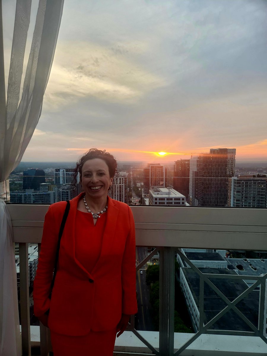 Beautiful evening in Atlanta for the @WomenAs1 reception at #ACC24. With @payalkohlimd @DrRosanel @annieschlemmer @DrMarthaGulati @FoodyMD @Bweber04 🌇 #WomenInCardiology